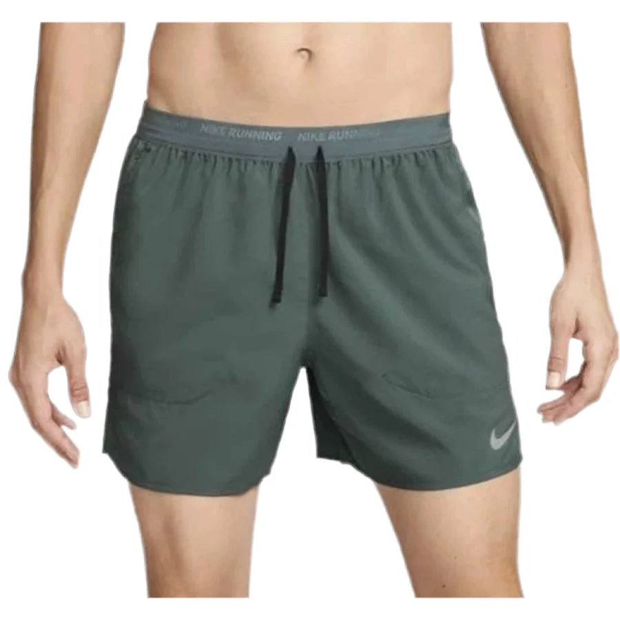 NIKE - VINTAGE GREEN FLEX STRIDE 5 INCH